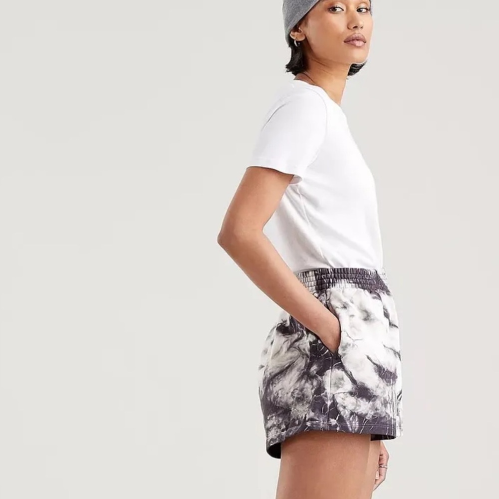 Levi's Marty sweatshorts tie dye small